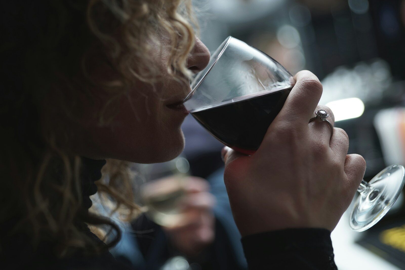 Cosa senti davvero quando assaggi un vino
